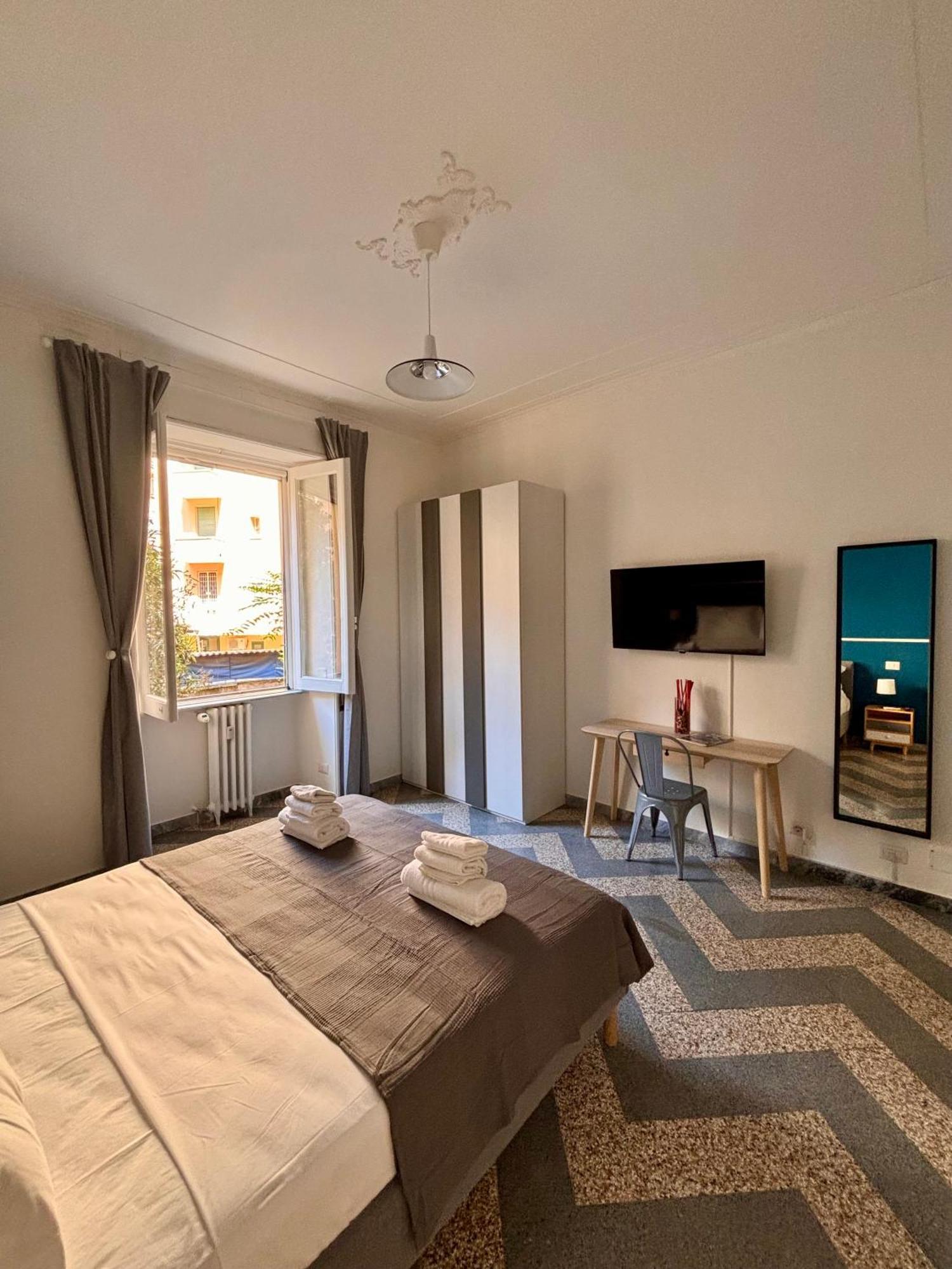 Apartment The Place Strozzi Rom
